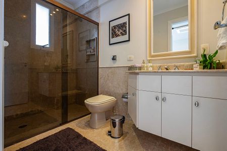 Apartamento à venda com 555m², 7 quartos e 6 vagasBanheiro da Suíte 5