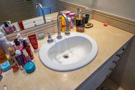 Apartamento à venda com 555m², 7 quartos e 6 vagasBanheiro da Suíte 2