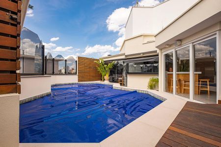 Apartamento à venda com 555m², 7 quartos e 6 vagasTerraço