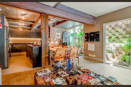 Casa à venda com 170m², 2 quartos e 1 vaga