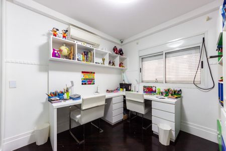 Apartamento à venda com 212m², 3 quartos e 4 vagas