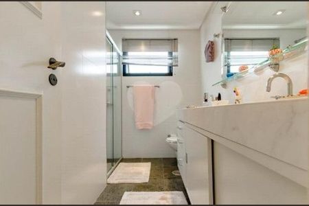 Apartamento à venda com 3 quartos, 180m² em Vila Nova Conceição, São Paulo