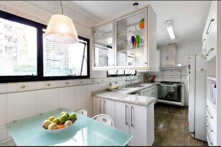 Apartamento à venda com 3 quartos, 180m² em Vila Nova Conceição, São Paulo