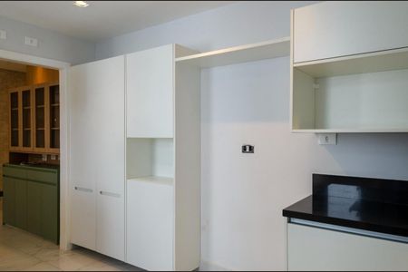 Apartamento à venda com 220m², 3 quartos e 2 vagas