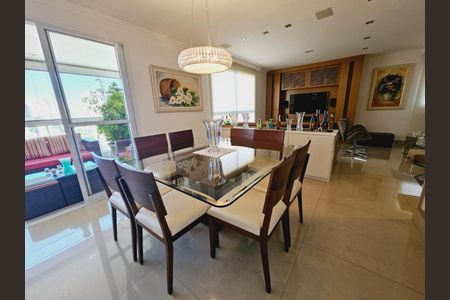 Apartamento à venda com 170m², 3 quartos e 4 vagas