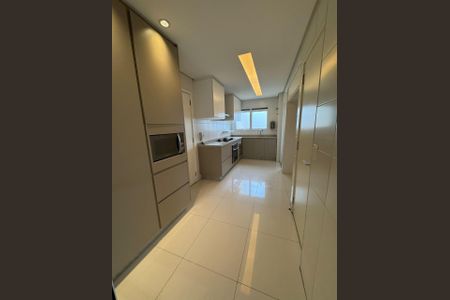 Apartamento à venda com 158m², 3 quartos e 4 vagas