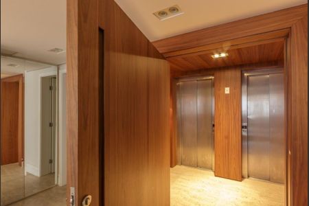 Apartamento à venda com 311m², 4 quartos e 4 vagas