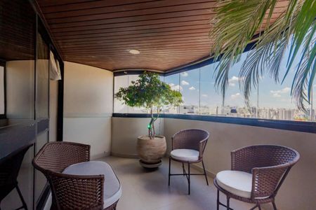 Apartamento à venda com 200m², 4 quartos e 3 vagas