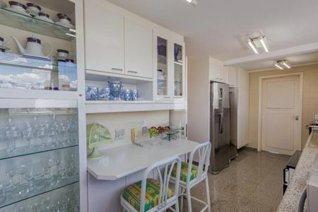 Apartamento à venda com 200m², 4 quartos e 3 vagas