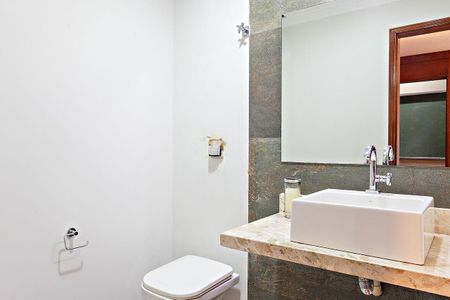 Casa de condomínio à venda com 360m², 3 quartos e 4 vagas