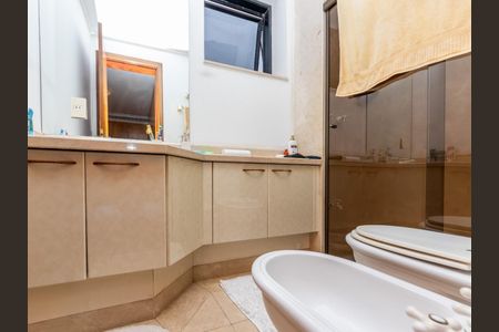 Apartamento à venda com 260m², 4 quartos e 4 vagas