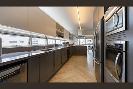 Apartamento à venda com 245m², 3 quartos e 3 vagas