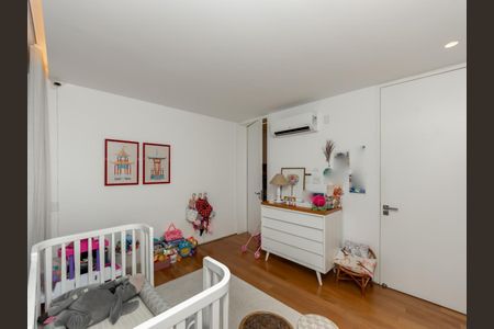 Casa à venda com 537m², 3 quartos e 3 vagas