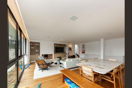 Casa à venda com 537m², 3 quartos e 3 vagas