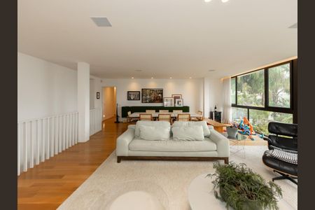 Casa à venda com 537m², 3 quartos e 3 vagas