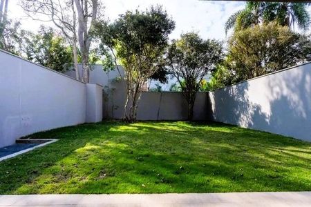 Casa de condomínio à venda com 856m², 4 quartos e 8 vagas