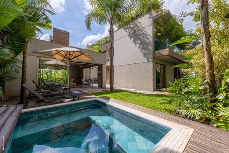 Casa de condomínio à venda com 629m², 3 quartos e 4 vagas