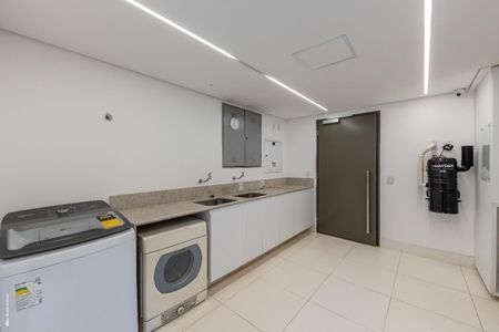 Casa de condomínio à venda com 629m², 3 quartos e 4 vagas