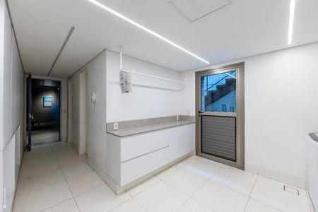 Casa de condomínio à venda com 629m², 3 quartos e 4 vagas
