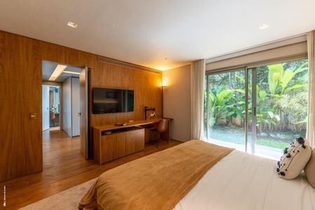 Casa de condomínio à venda com 629m², 3 quartos e 4 vagas