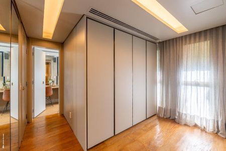 Casa de condomínio à venda com 629m², 3 quartos e 4 vagas