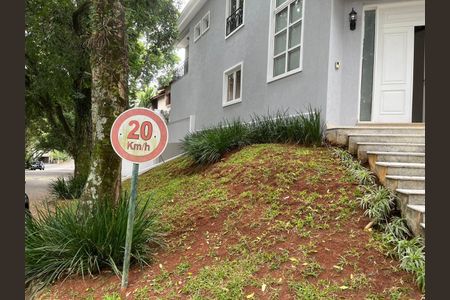 Casa de condomínio à venda com 535m², 4 quartos e 8 vagas