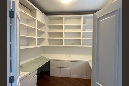 Casa de condomínio à venda com 535m², 4 quartos e 8 vagas