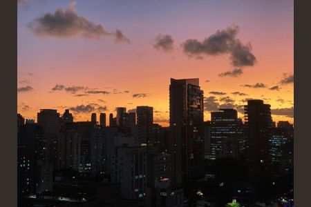 Apartamento à venda com 70m², 1 quarto e 1 vaga