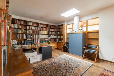 Apartamento à venda com 384m², 2 quartos e 4 vagas Apartamento à venda com 384m², 2 quartos e 4 vagasEscritório
