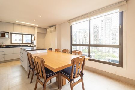 Apartamento à venda com 384m², 2 quartos e 4 vagas Apartamento à venda com 384m², 2 quartos e 4 vagasCopa