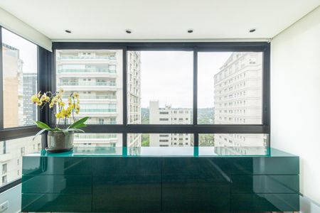 Varanda da Sala 1 de apartamento à venda com 2 quartos, 384m² em Itaim Bibi, São Paulo
