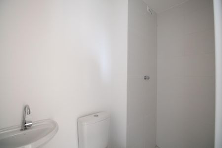 Apartamento à venda com 33m², 2 quartos e sem vagaBanheiro