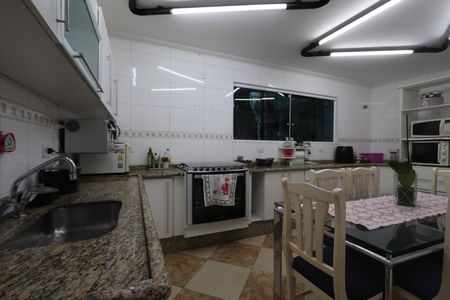 Casa à venda com 240m², 3 quartos e 4 vagasCozinha