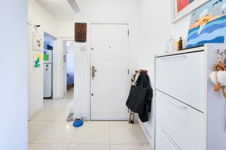 Entrada de apartamento à venda com 2 quartos, 56m² em Centro, Rio de Janeiro