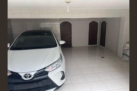 Casa à venda com 225m², 4 quartos e 3 vagas Casa à venda com 225m², 4 quartos e 3 vagasGaragem