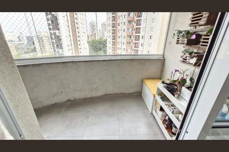 Apartamento à venda com 80m², 3 quartos e 2 vagas Apartamento à venda com 80m², 3 quartos e 2 vagasVaranda