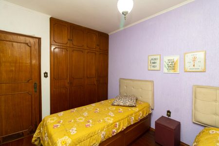 Casa à venda com 180m², 3 quartos e 2 vagasQuarto 2