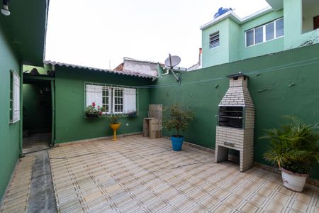 Casa à venda com 180m², 3 quartos e 2 vagasQuintal