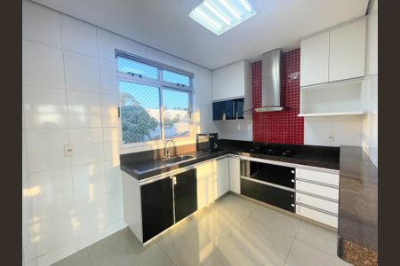 Apartamento à venda com 98m², 3 quartos e 3 vagasCozinha