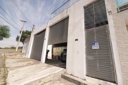 Casa à venda com 293m², 4 quartos e 6 vagasFachada