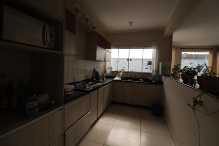 Casa à venda com 293m², 4 quartos e 6 vagasCozinha 