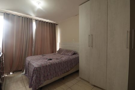 Casa à venda com 293m², 4 quartos e 6 vagasSuíte 2