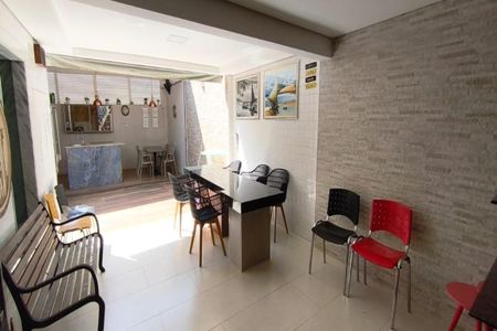 Casa à venda com 300m², 3 quartos e 2 vagas