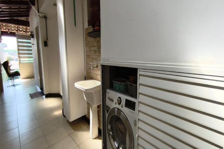 Casa à venda com 300m², 3 quartos e 2 vagas