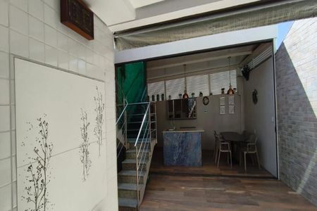 Casa à venda com 300m², 3 quartos e 2 vagas