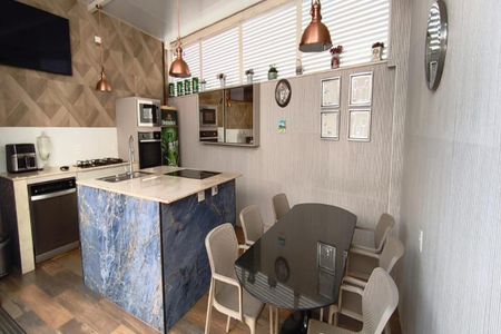 Casa à venda com 300m², 3 quartos e 2 vagas