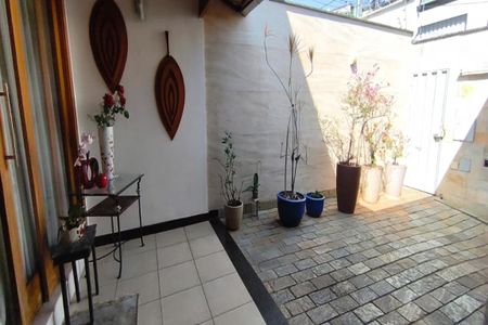 Casa à venda com 300m², 3 quartos e 2 vagas