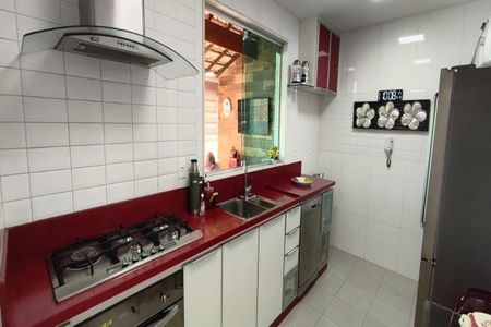 Casa à venda com 300m², 3 quartos e 2 vagas