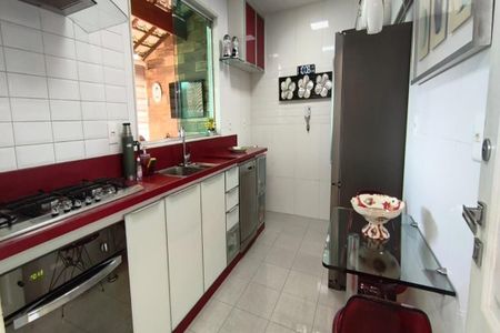 Casa à venda com 300m², 3 quartos e 2 vagas