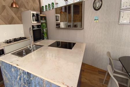 Casa à venda com 300m², 3 quartos e 2 vagas
